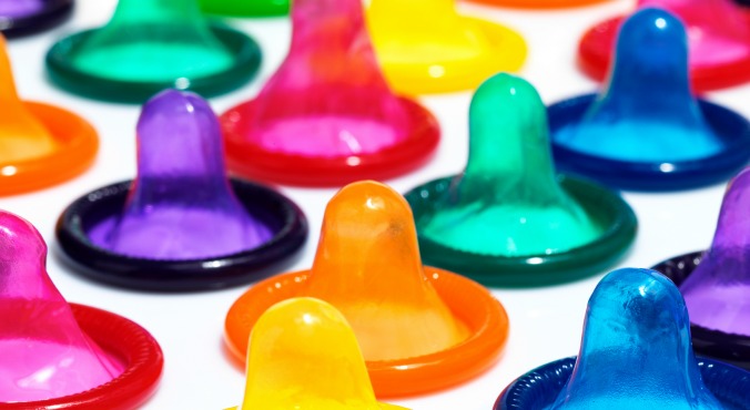 استفاده از کاندوم مردانه یا زنانه 