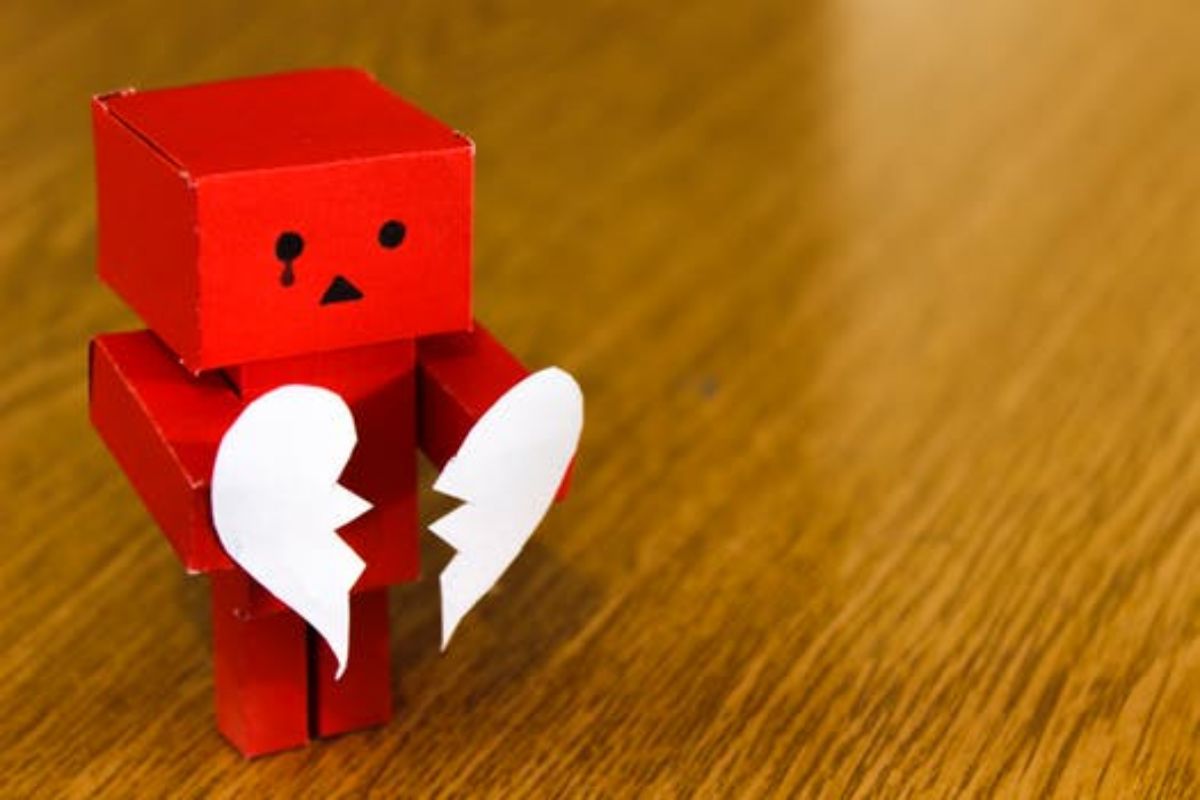 ۱۰ اشتباه عاشقانه که یک رابطه را خراب می‌کنند