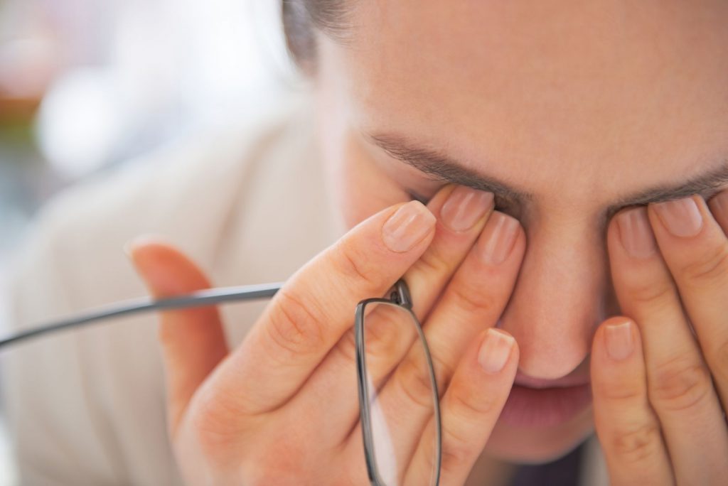 5 روش برای جلوگیری از خستگی چشم هنگام کار با کامپیوتر