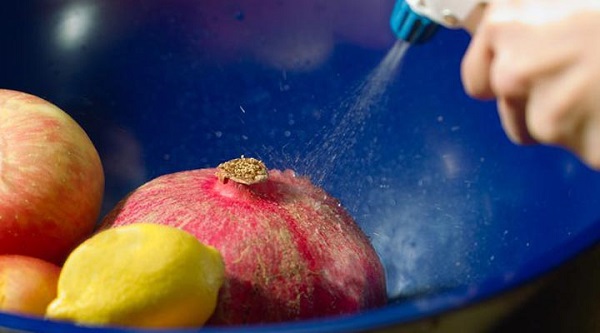 بهترین روش شستن سبزی و میوه‌ها با استفاده از سرکه